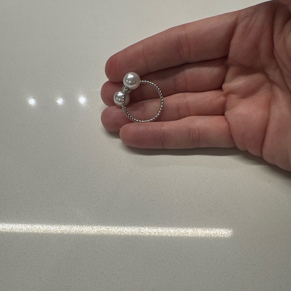 Elegant Silver Tone and Faux Pearl Rhinestone Wrap Adjustable Ring Vintage New - Picture 7 of 7